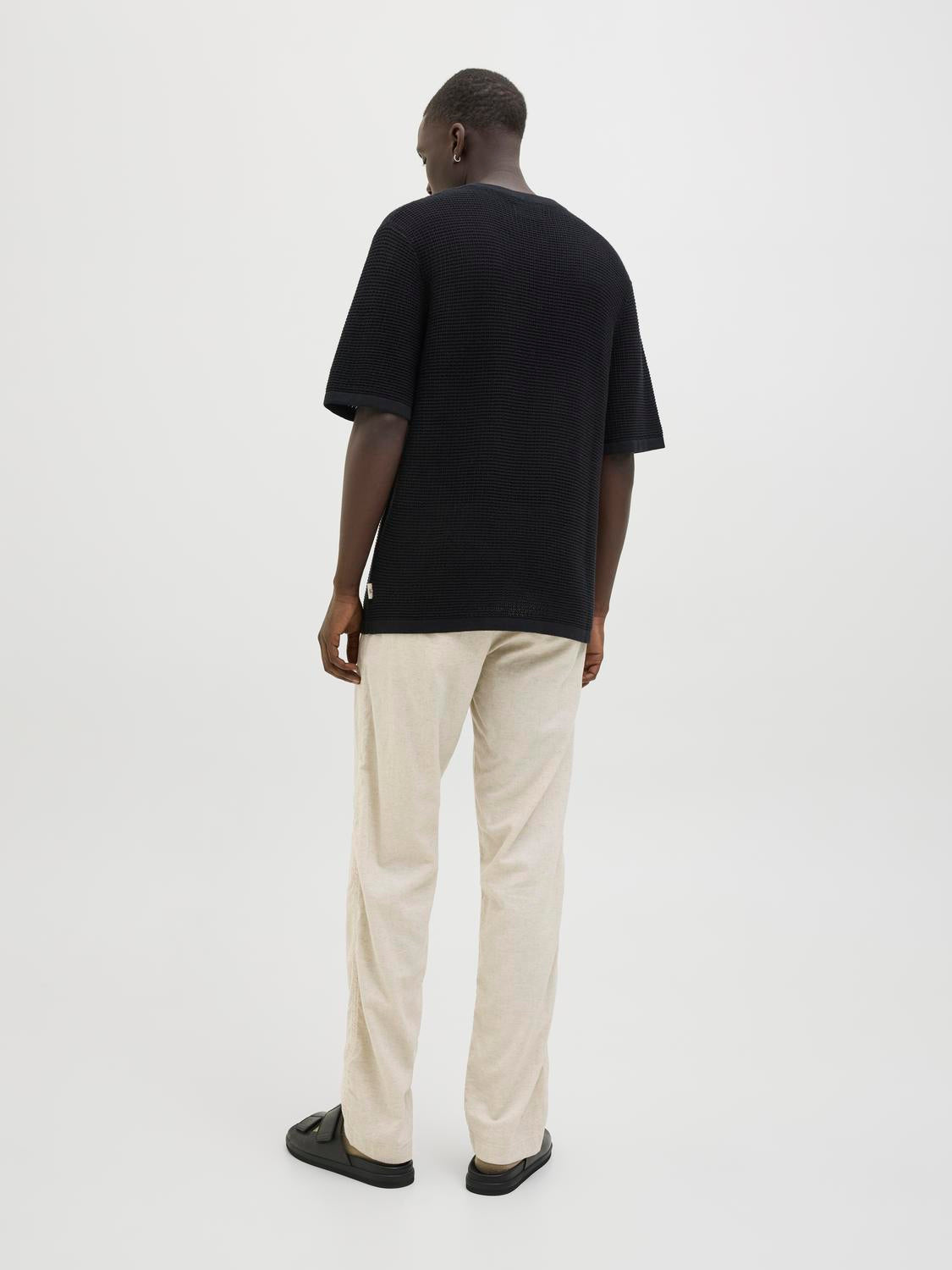 model_shot-back